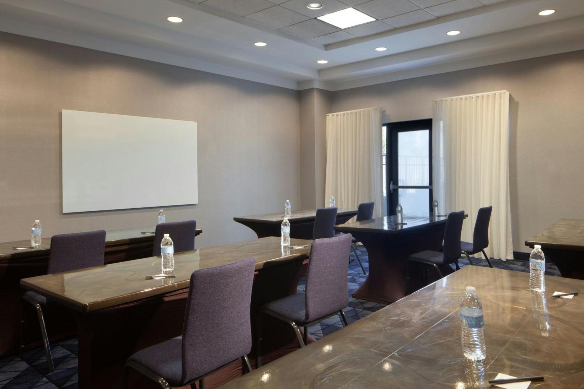 Courtyard By Marriott Newark Silicon Valley Exteriér fotografie