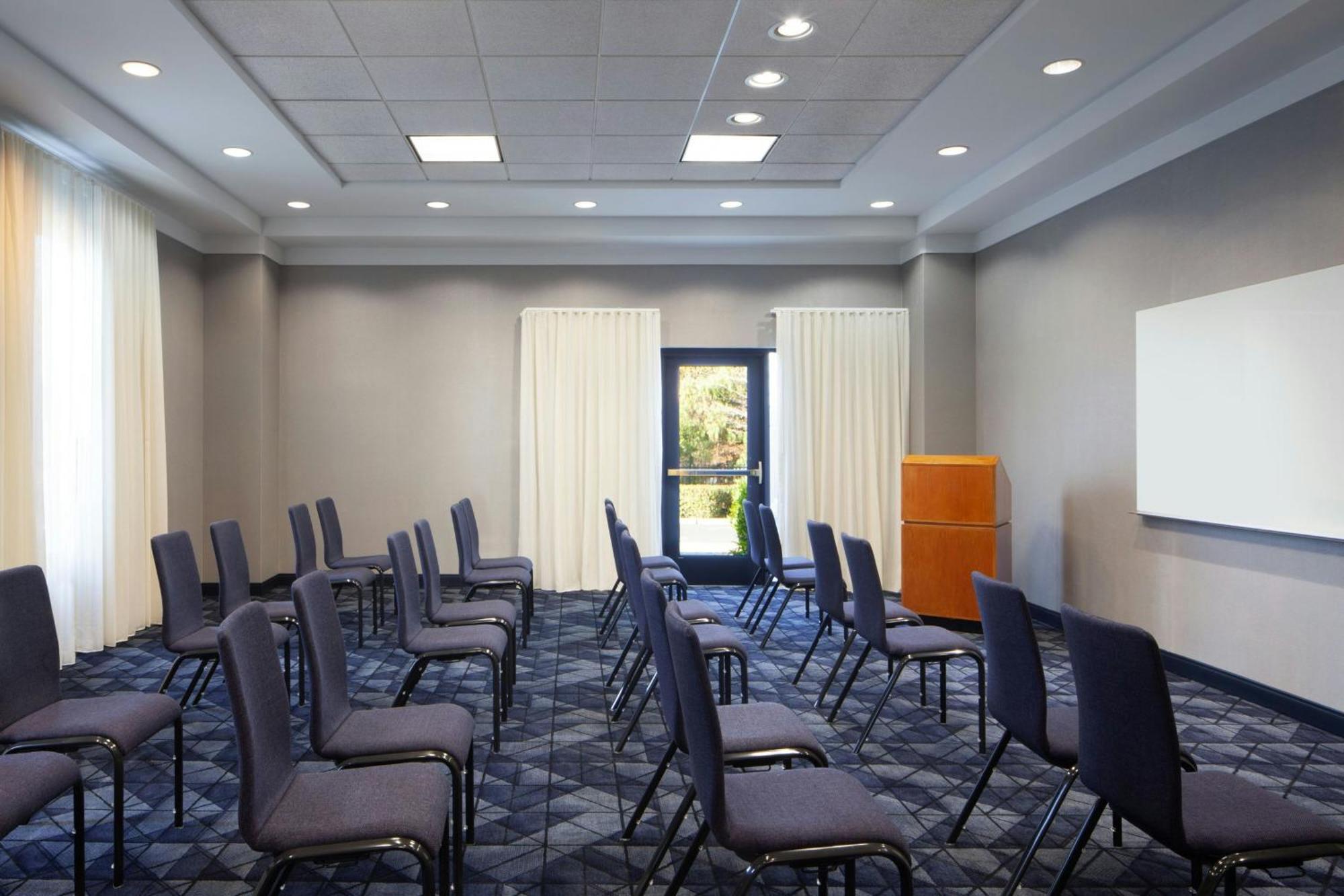Courtyard By Marriott Newark Silicon Valley Exteriér fotografie